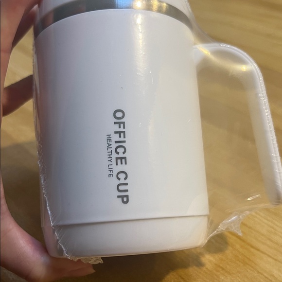 # 0767+ Gray and White Insulated Mug with Handle - Picture 8 of 10